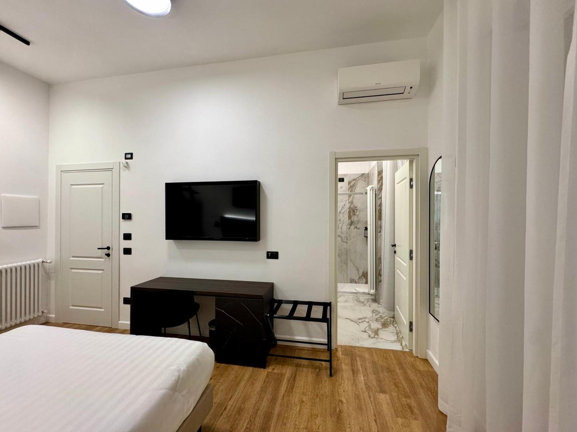 Museum Hospitality - Vatican Apartments Рим Екстер'єр фото