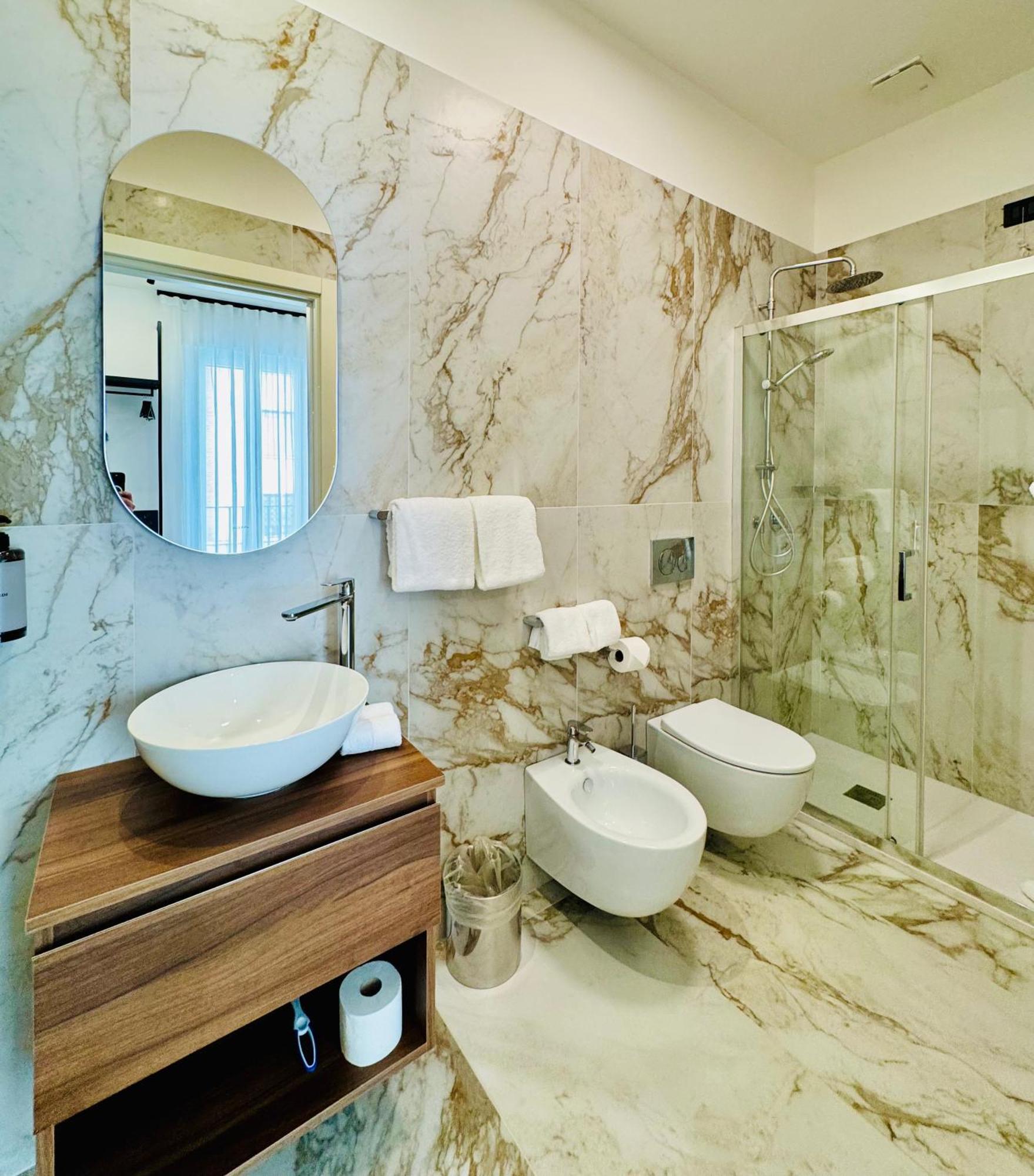Museum Hospitality - Vatican Apartments Рим Екстер'єр фото