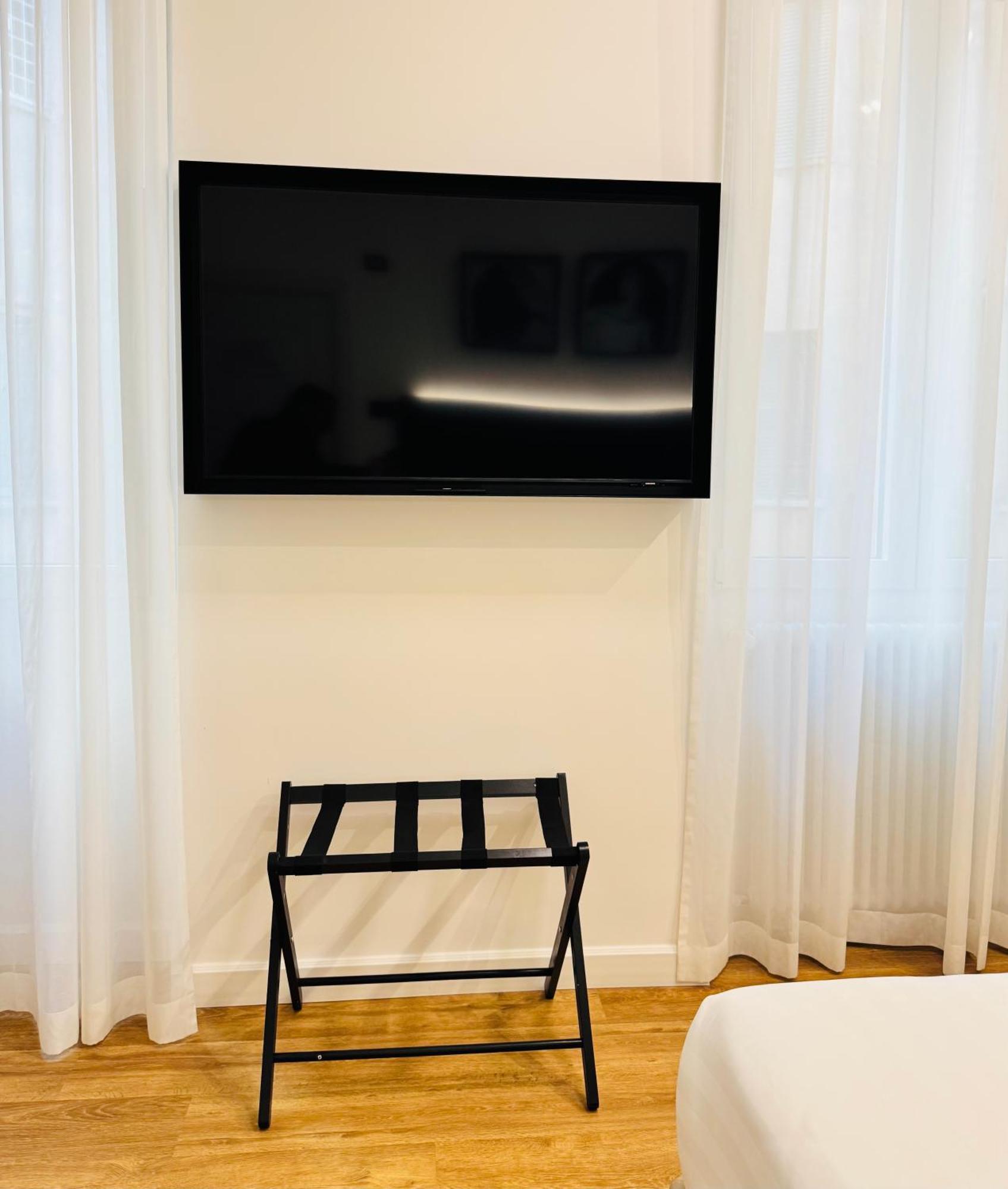 Museum Hospitality - Vatican Apartments Рим Екстер'єр фото