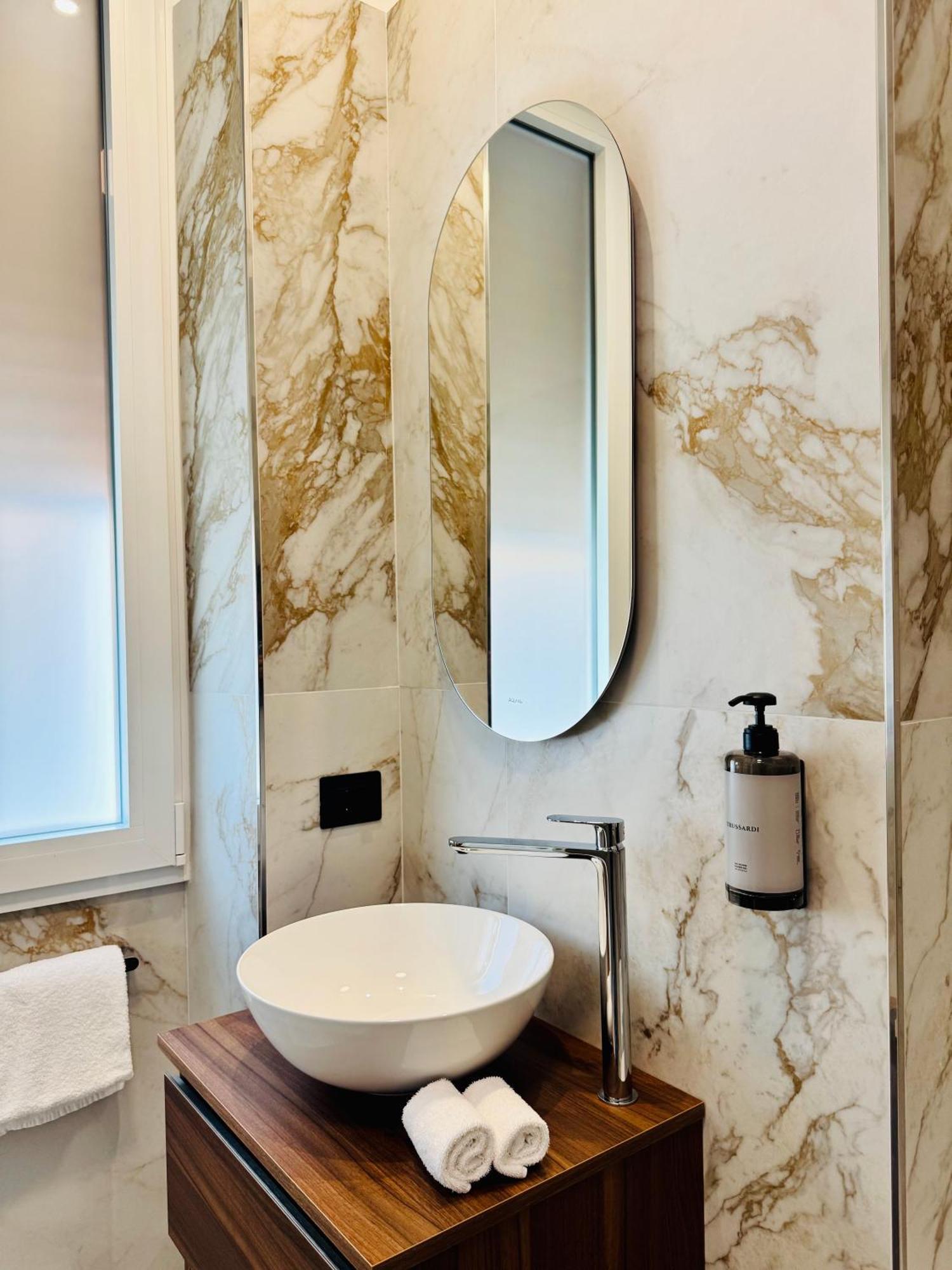 Museum Hospitality - Vatican Apartments Рим Екстер'єр фото